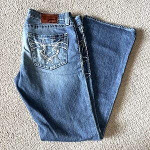 Ladies Big Star Ultra Low Rise Boot Cut Jeans. Super cute design Size 30R